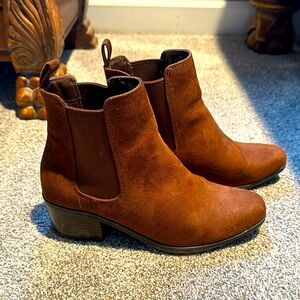 Like new!  Brown suede chelsea style bootie